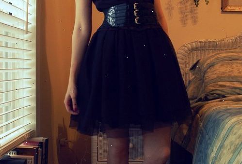 Hoe te kleden die little black dress. Begin met de juiste little black dress.