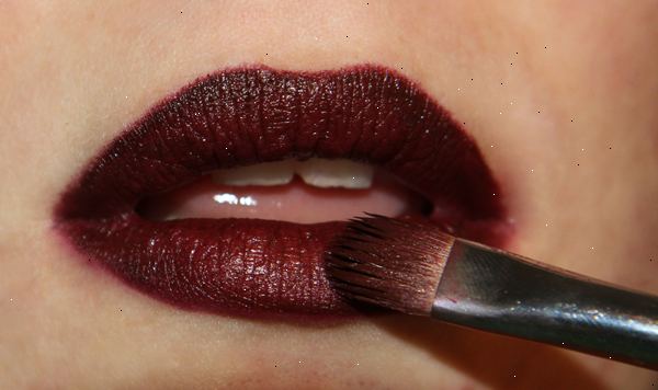 Hoe je lip kleur toe te passen. Kies de perfecte lip cosmetische voor u.
