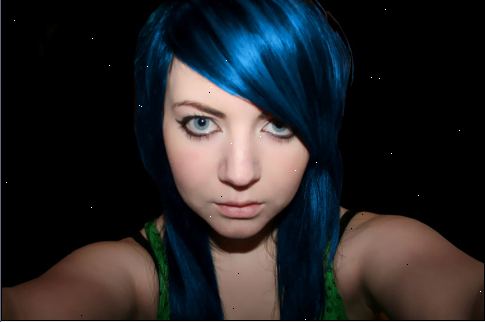Hoe je haar blauw verven. Prep je haar voor de kleur blauw je zou willen dat het is.