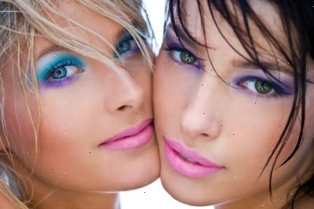 Hoe je make-up te doen voor groene ogen. Breng een kwaliteit oogschaduw primer.