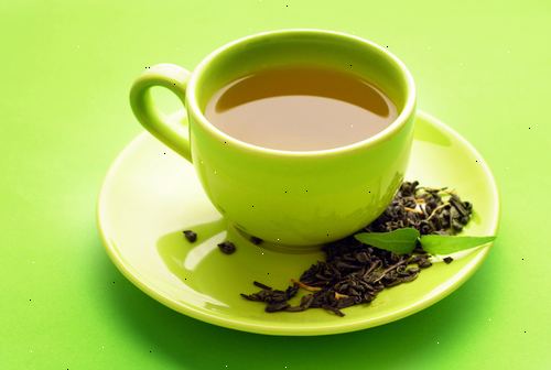 Hoe om groene thee te gebruiken op je gezicht te mooier huid te bereiken. Als je al thee te drinken, te schakelen naar groene thee.